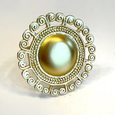 Gold Ring by Saskia